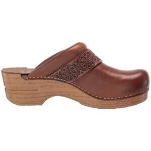 NEW DANSKO women's saundra clog in waxy tan